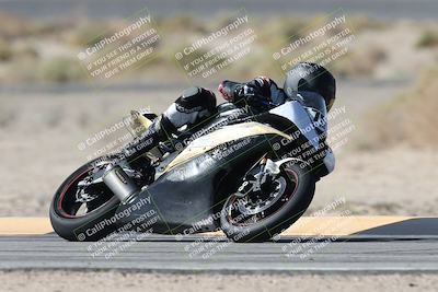 media/Oct-05-2025-CVMA (Sun) [[beeef4f201]]/Race 2-Supersport Middleweight/